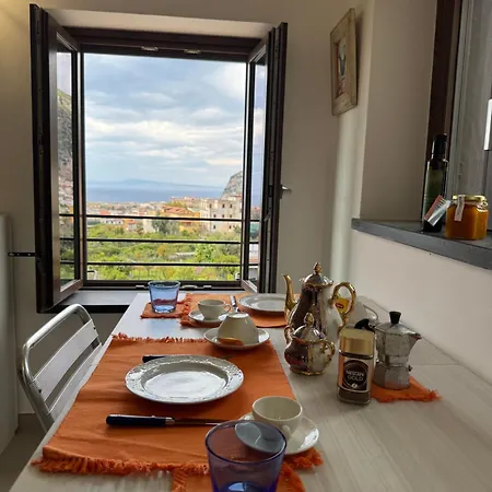 Sea View Loft Sorrento Coast Free Parking דירה מטה